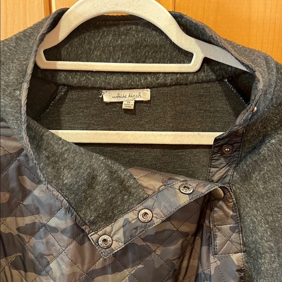 White Birch women’s Charcoal pullover with Camouflage Accent - Picture 2 of 5